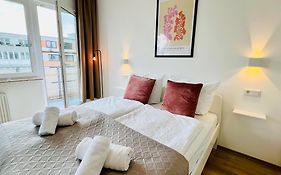 Zentral Gelegenes Und Stilvoll Moebliertes Apartment In Duisburg Nur 5 Minuten Vom Hbf Und City, Ideal Fuer Pendler Und Messebesucher